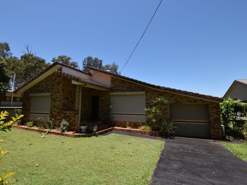 8 Browning St, Russell Island QLD 4184