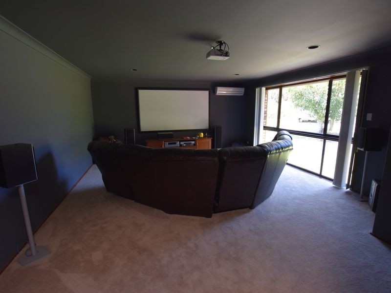 8 Browning St, Russell Island QLD 4184