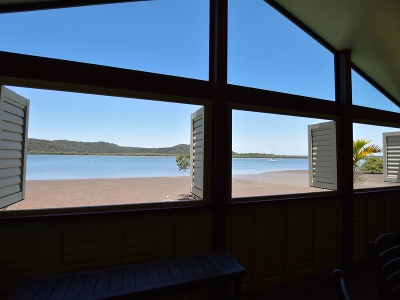 8 Browning St, Russell Island QLD 4184