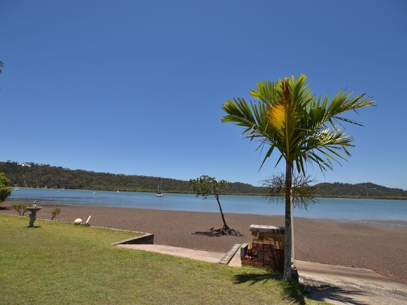 8 Browning St, Russell Island QLD 4184