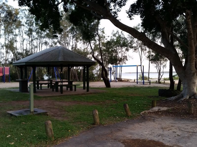 100 Crescent Drive, Russell Island QLD 4184