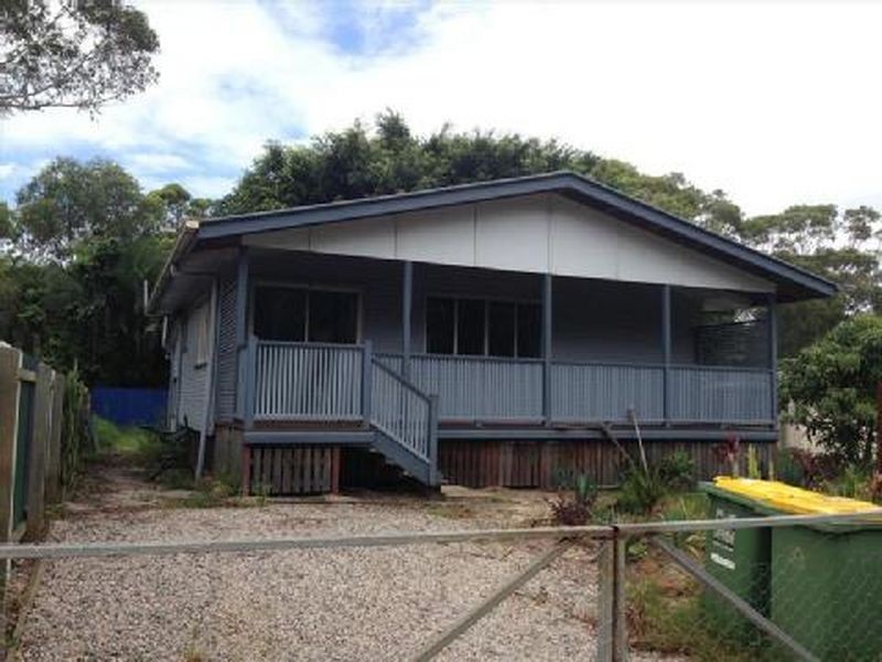 3 Centre Rd, Russell Island QLD 4184