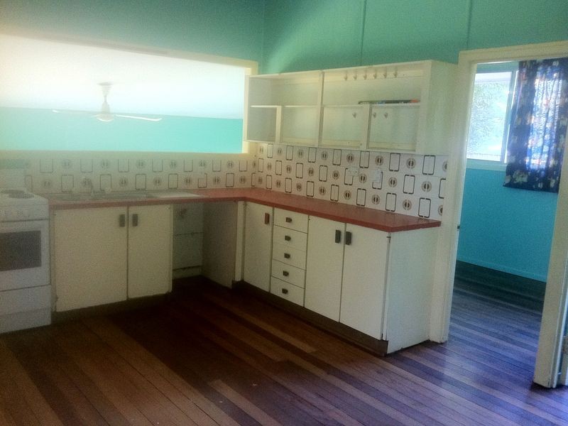 3 Centre Rd, Russell Island QLD 4184