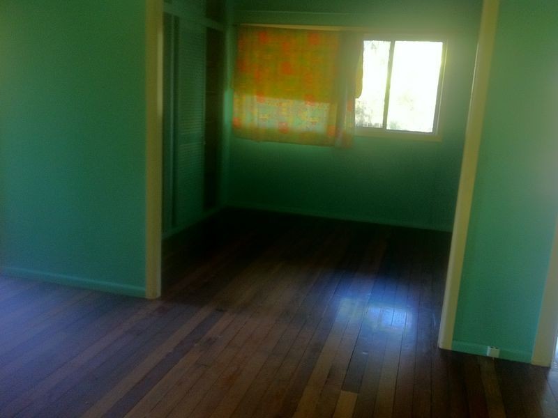 3 Centre Rd, Russell Island QLD 4184