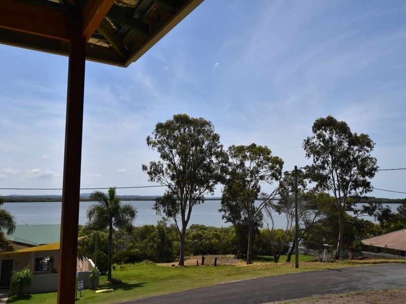 119 Palm Beach Rd, Russell Island QLD 4184