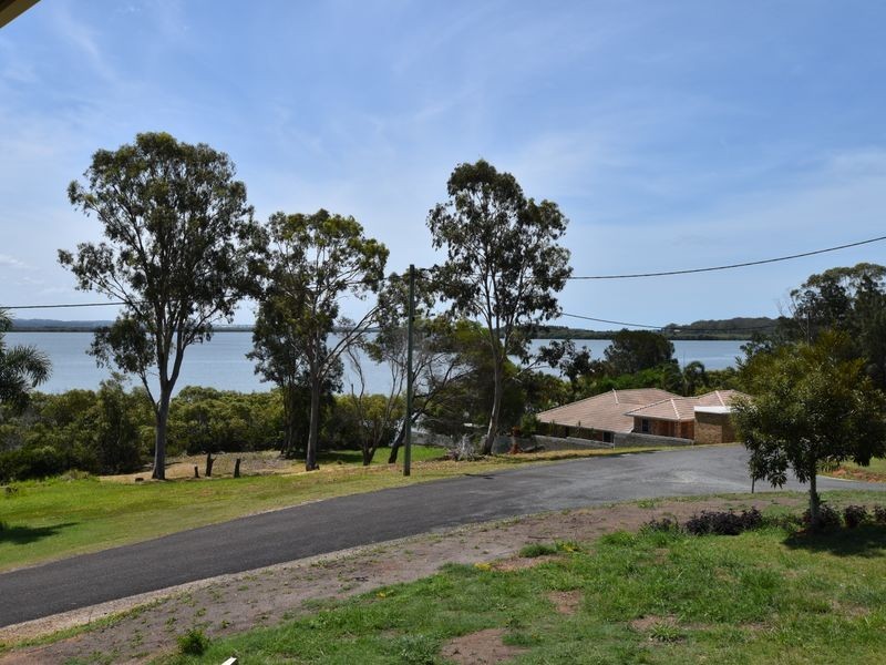 119 Palm Beach Rd, Russell Island QLD 4184