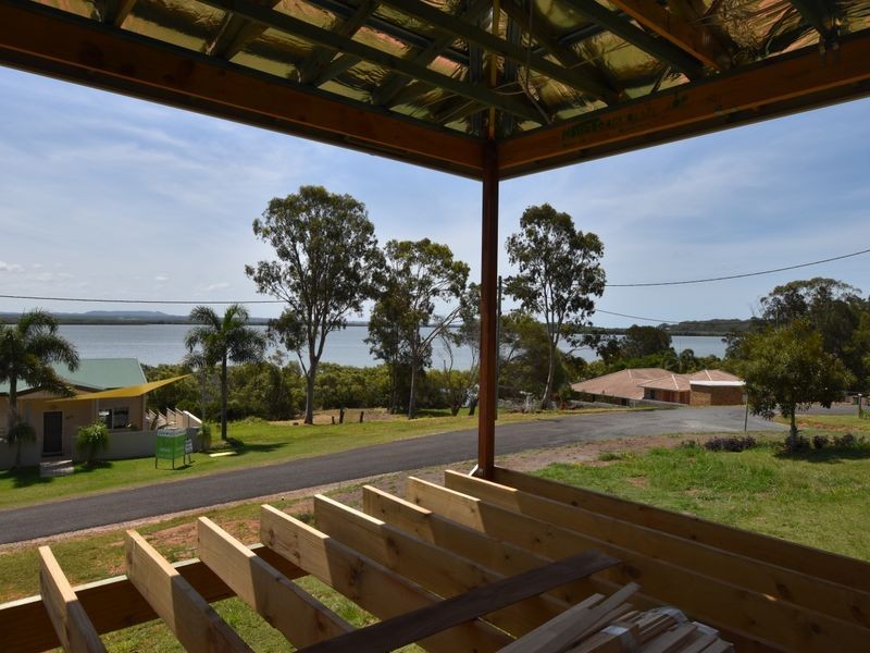 119 Palm Beach Rd, Russell Island QLD 4184