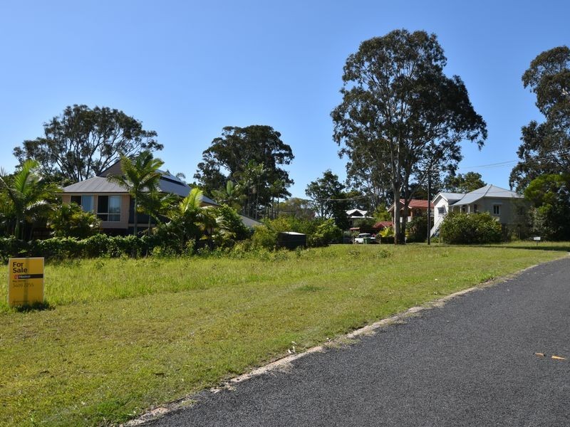 123 Canaipa Point Drive, Russell Island QLD 4184