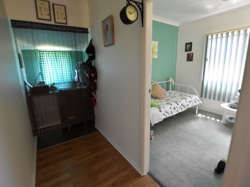 27 Banksia Street, Russell Island QLD 4184