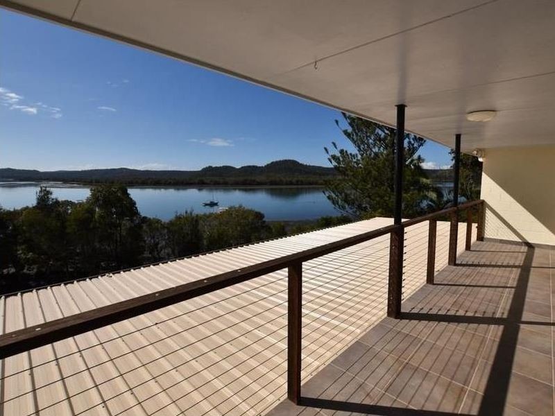 46-48 Skiff St, Russell Island QLD 4184