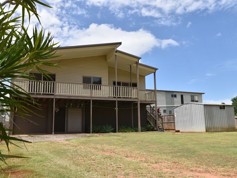 15 Taylor St, Russell Island QLD 4184