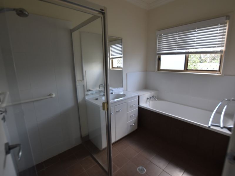 15 Taylor St, Russell Island QLD 4184