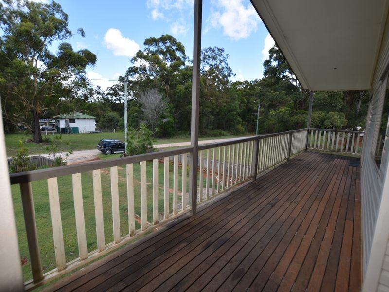 15 Taylor St, Russell Island QLD 4184