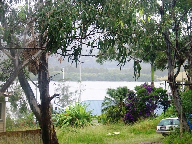 3 Island View Rd, Russell Island QLD 4184