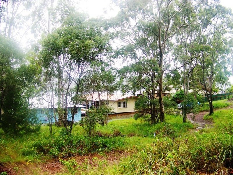 3 Island View Rd, Russell Island QLD 4184