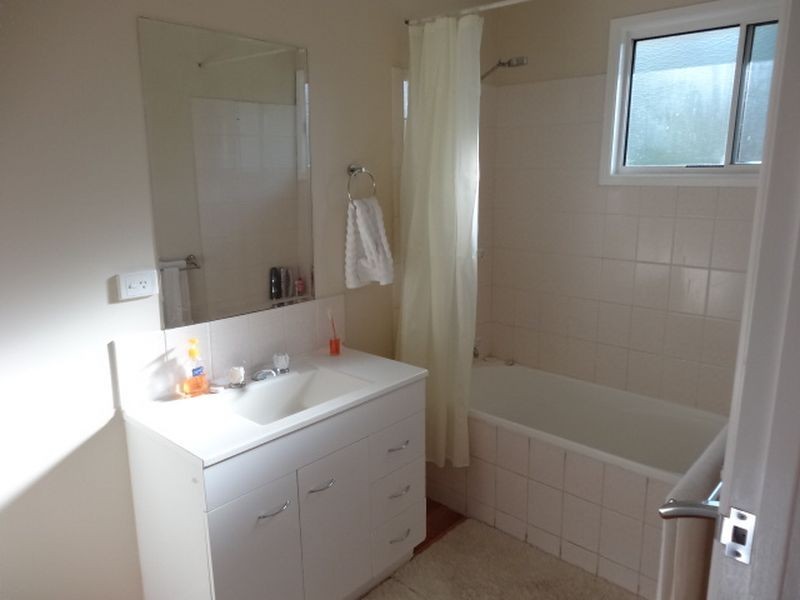 4 Phillips Rd, Russell Island QLD 4184
