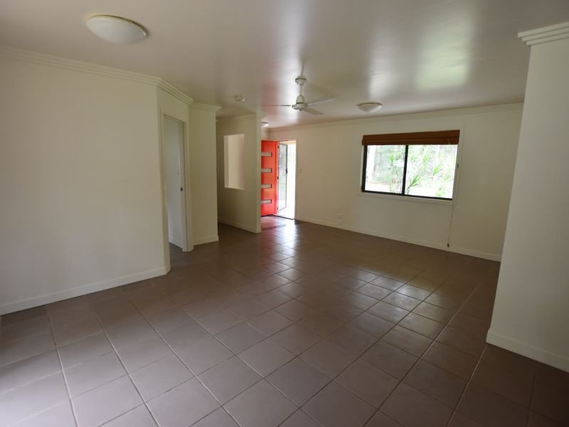 13 Emerald St, Russell Island QLD 4184