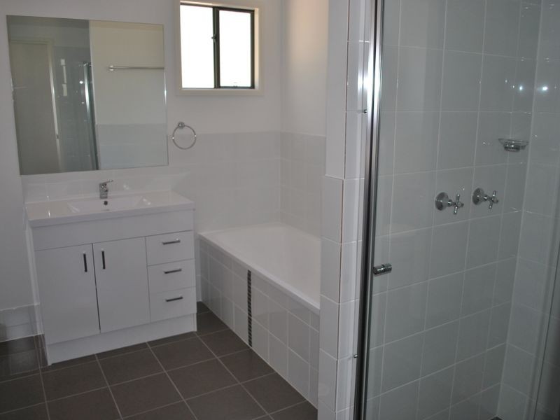 2 Crystal Street, Russell Island QLD 4184