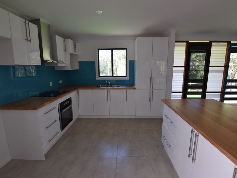 11 Tulip St, Russell Island QLD 4184