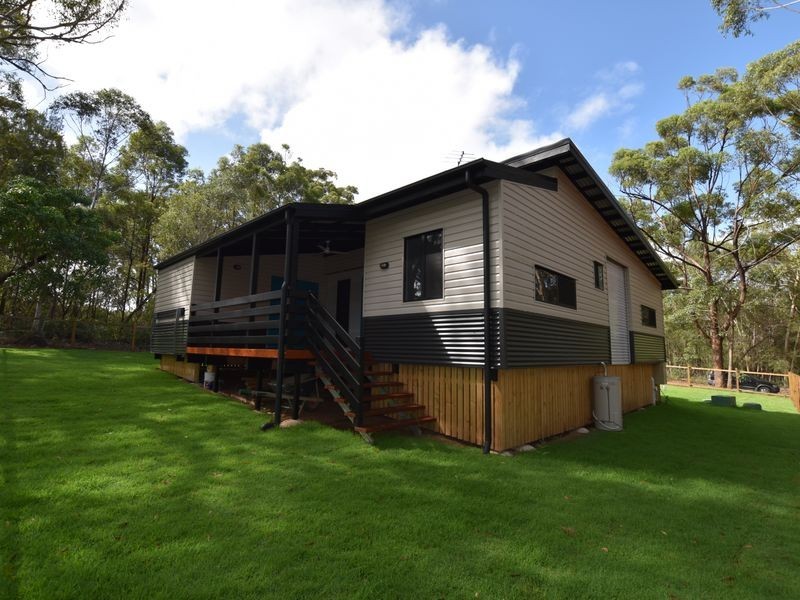 11 Tulip St, Russell Island QLD 4184