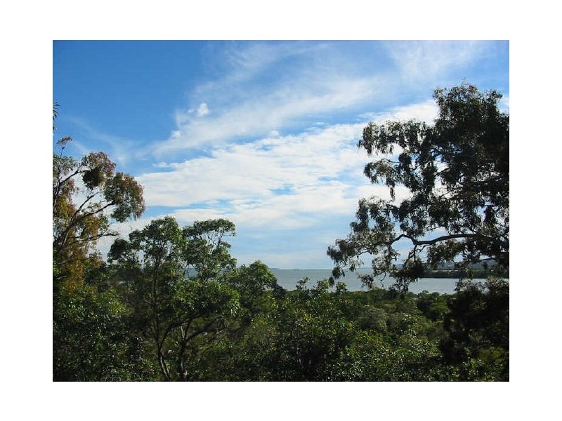 27 Ashton Street, Macleay Island QLD 4184