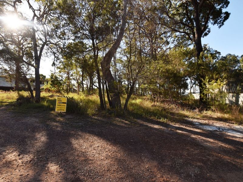 11 Tenanne St, Russell Island QLD 4184