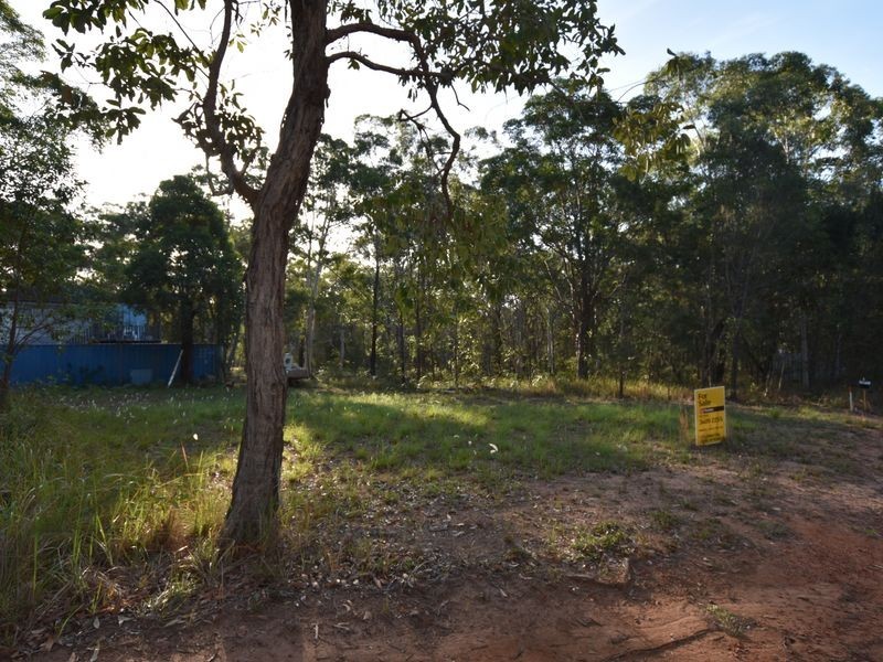 8 Martin Place, Russell Island QLD 4184