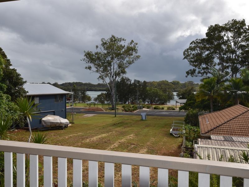 15 Douglas St, Russell Island QLD 4184