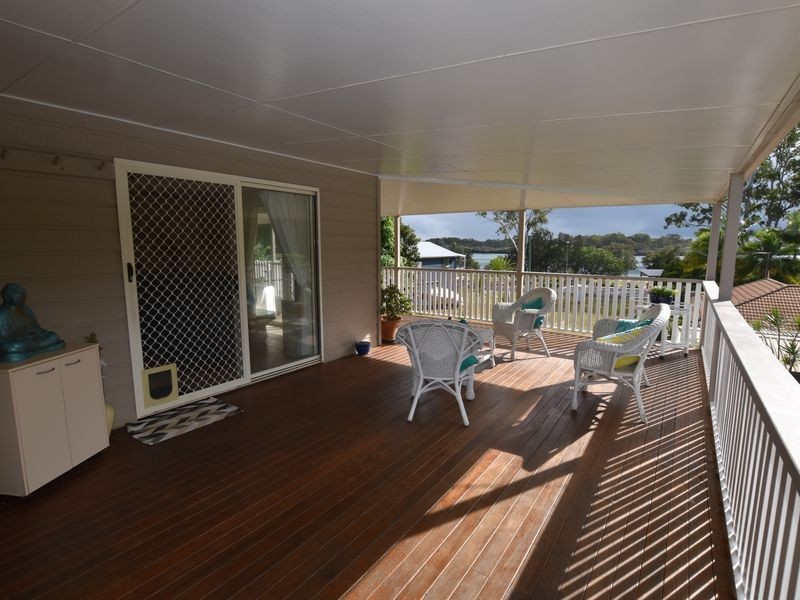 15 Douglas St, Russell Island QLD 4184