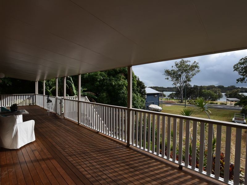 15 Douglas St, Russell Island QLD 4184