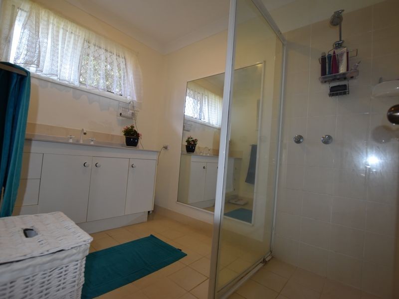 15 Douglas St, Russell Island QLD 4184