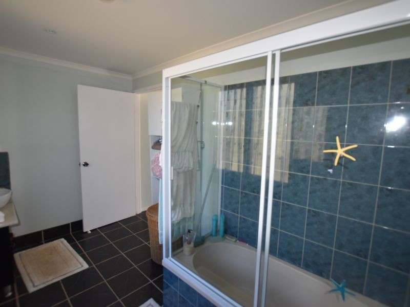 128 Laurel Street, Russell Island QLD 4184