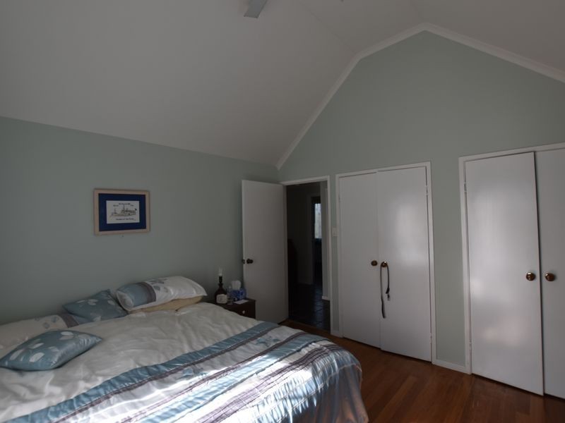 128 Laurel Street, Russell Island QLD 4184