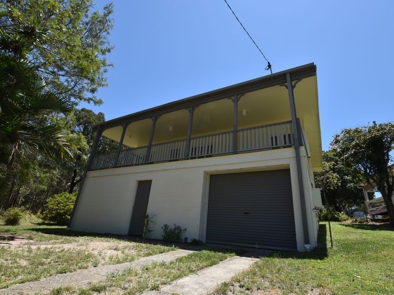 5 The Tor Walk, Russell Island QLD 4184