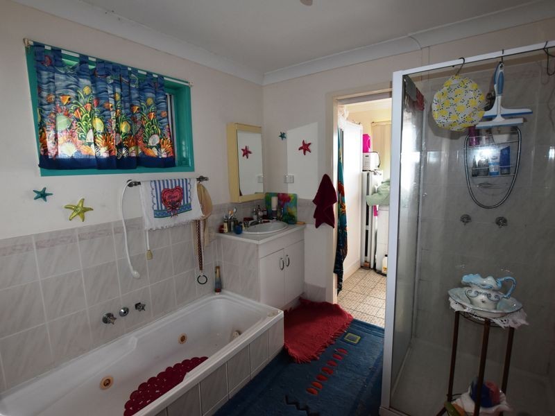 33 Bay Dve, Russell Island QLD 4184