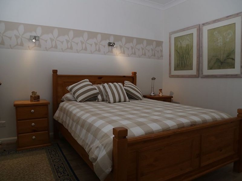 66 Seaward Drive, Russell Island QLD 4184