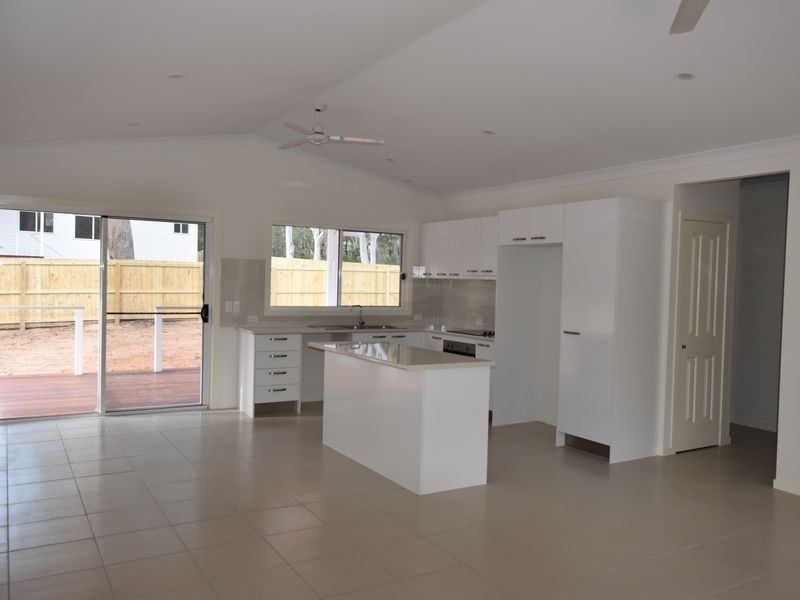 9 Borrows St, Russell Island QLD 4184