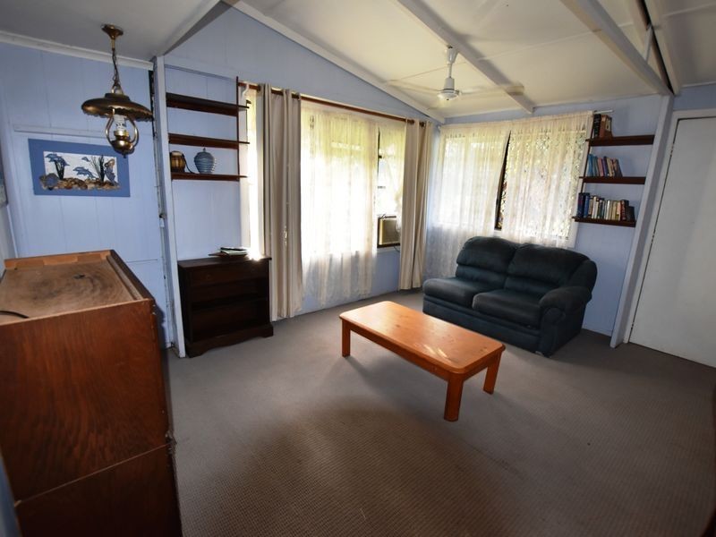 78 South End Rd, Russell Island QLD 4184