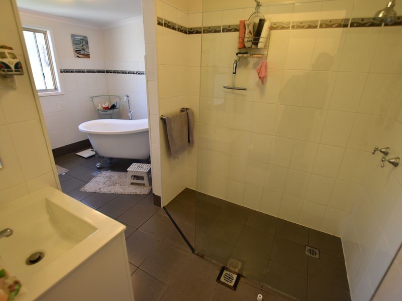 4 Yacht Street, Russell Island QLD 4184