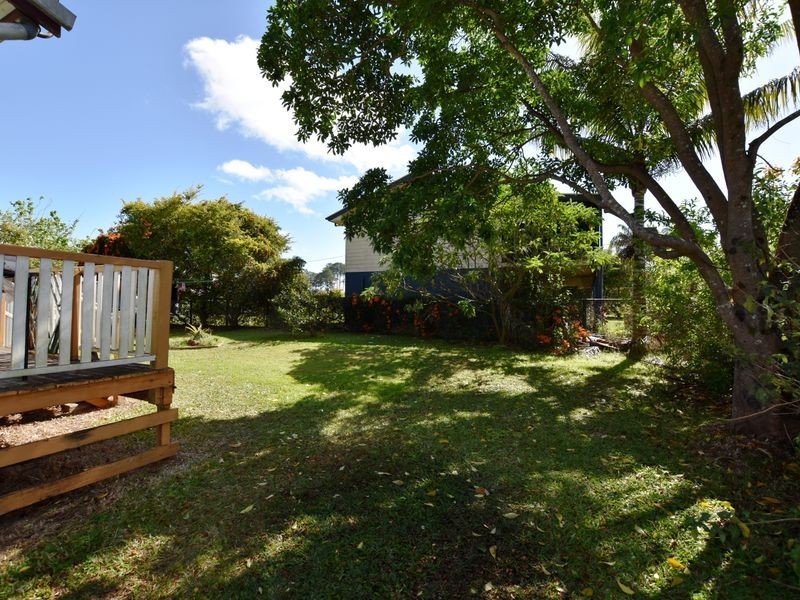 11 Callistemon, Russell Island QLD 4184