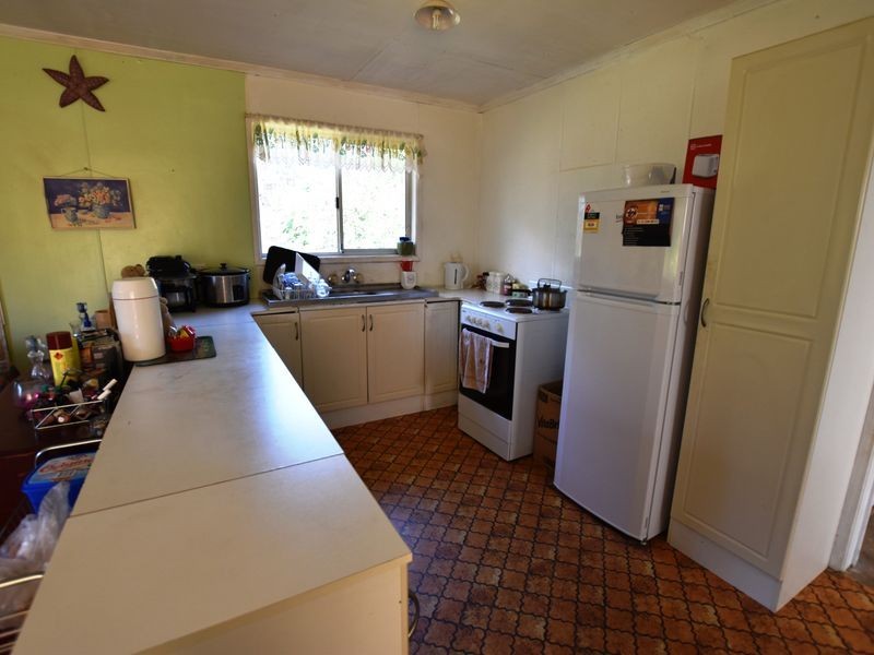 11 Callistemon, Russell Island QLD 4184