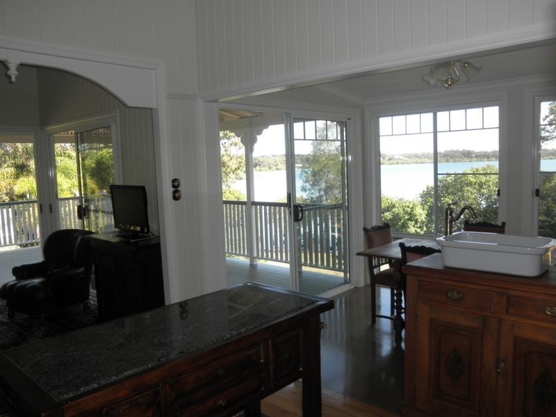 12 Thompson, Russell Island QLD 4184