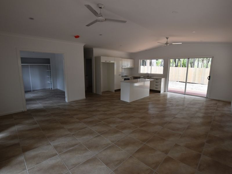 5 Saturn St, Russell Island QLD 4184