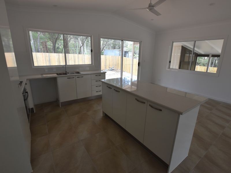 5 Saturn St, Russell Island QLD 4184