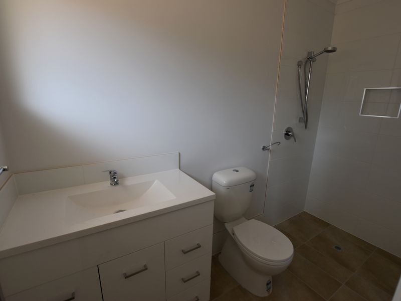 5 Saturn St, Russell Island QLD 4184