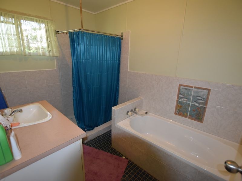 7 Seaview St, Russell Island QLD 4184
