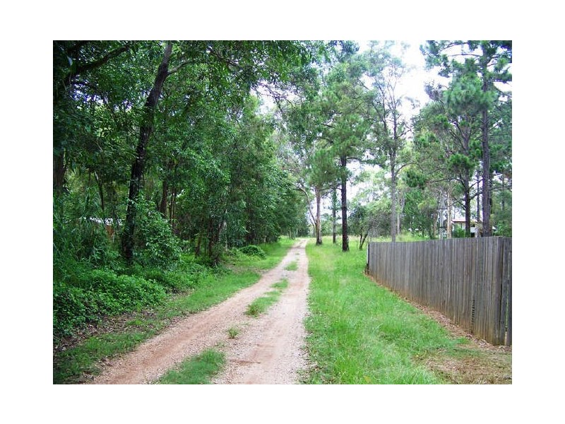 31 Helen Pde, Lamb Island QLD 4184