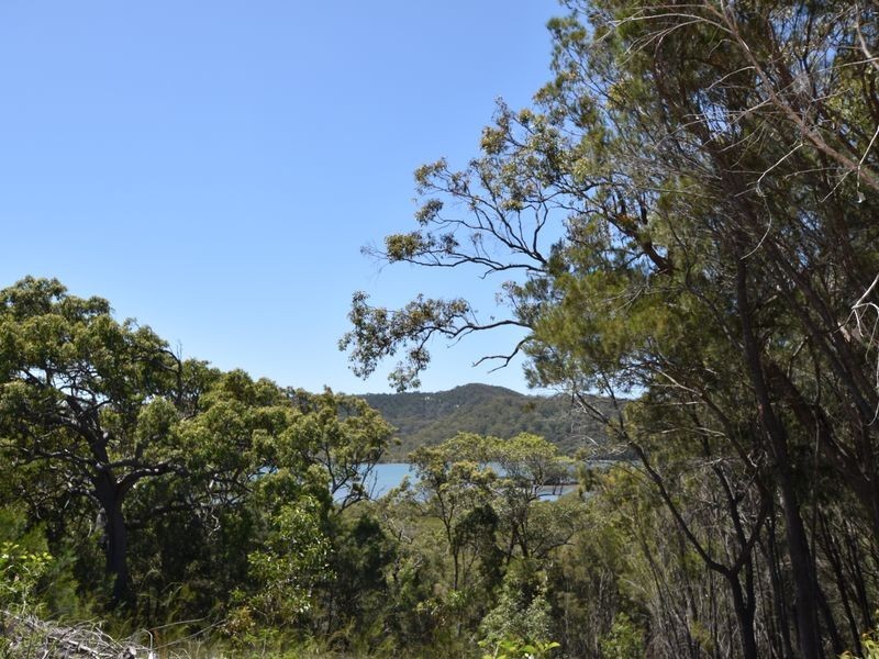 1 Leichhardt Tce, Russell Island QLD 4184