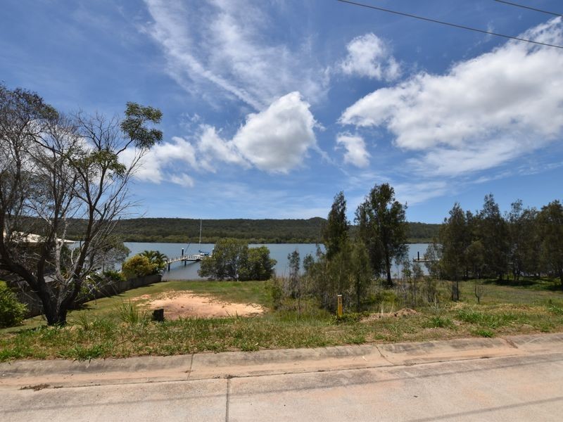 77 Wahine Dve, Russell Island QLD 4184