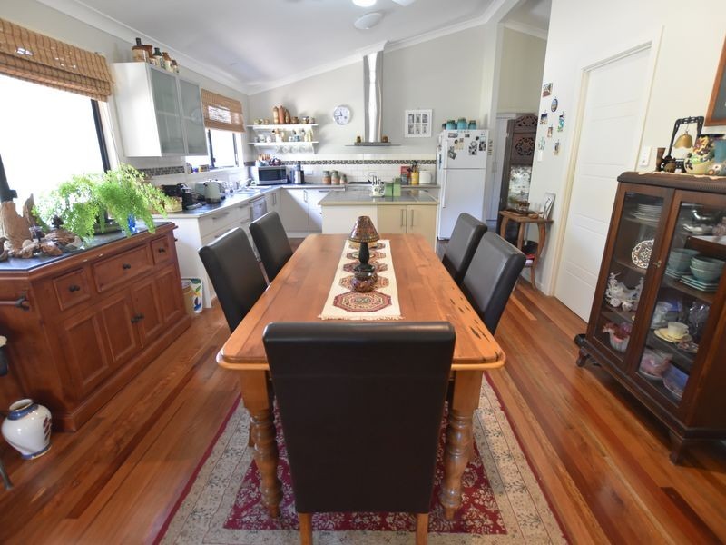 36 Darwallah Ave, Russell Island QLD 4184